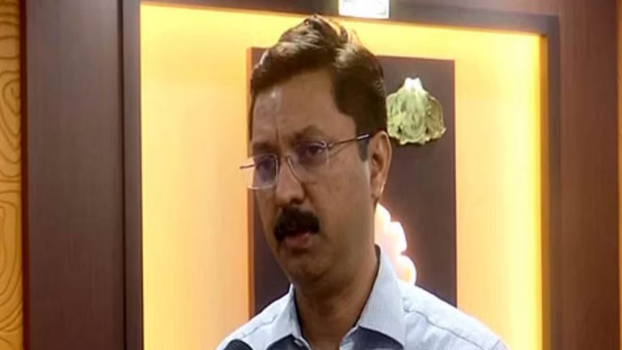 मॉक पोल के दौरान ईवीएम में गड़बड़ी की खबर पर बोले चुनाव अधिकारी