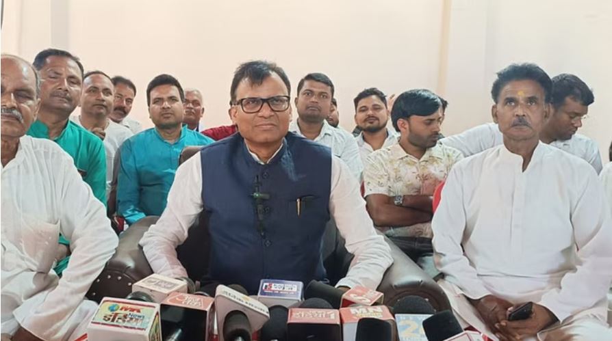 अब उपेंद्र कुशवाहा की पार्टी में बगावत, जदयू प्रत्याशी के खिलाफ निर्दलीय उतरेंगे बैद्यनाथ