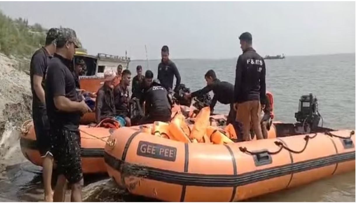 तूफान-बारिश से ब्रह्मपुत्र नदी में डूबी नाव, जलपाईगुड़ी में राज्यपाल ने किया तबाही का मुआयना