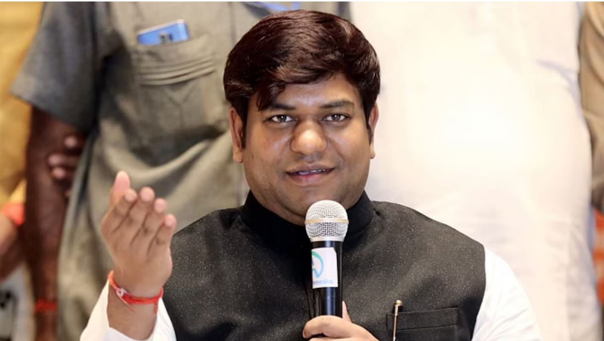 हमारी पार्टी को खत्म करने की कोशिश की गई, इस देश में हिटलरशाही चल रही: मुकेश सहनी