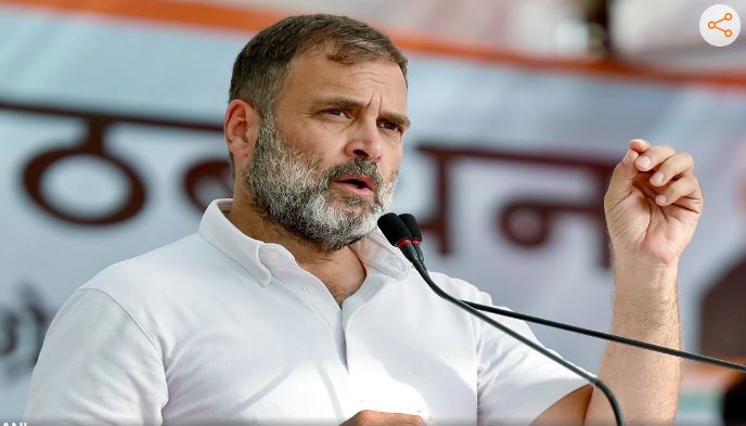 घबराए हुए लगते हैं मोदी, कुछ दिनों में स्टेज पर आंसू ना निकल आएं: राहुल गांधी