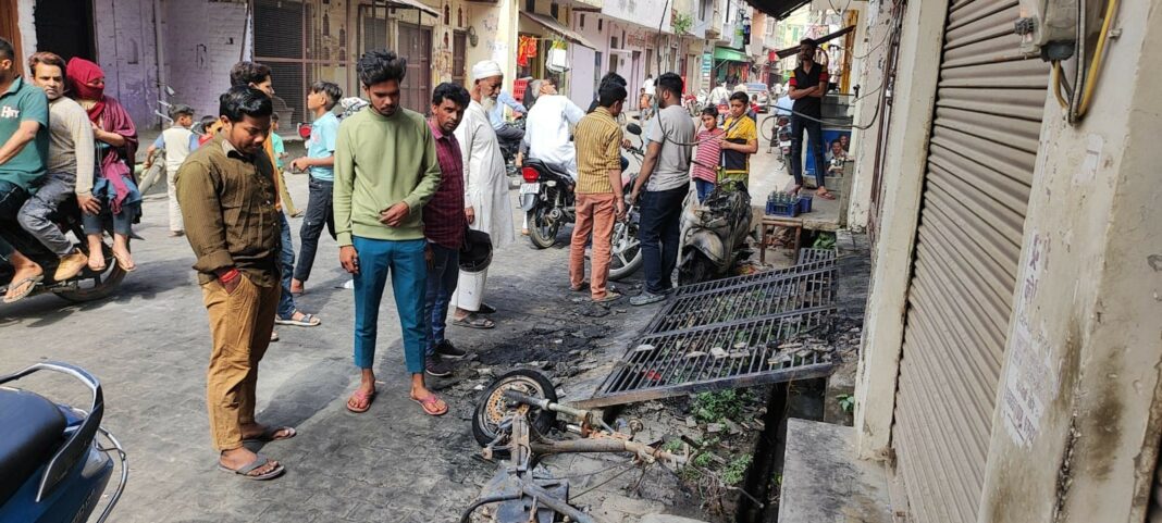 इलेक्ट्रिक स्कूटी में विस्फोट होने से चिकित्सक के घर में लगी आग