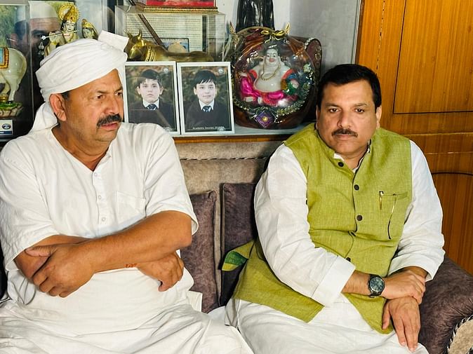 मुजफ्फरनगर: आप के सांसद संजय सिंह ने नरेश टिकैत से की मुलाकात