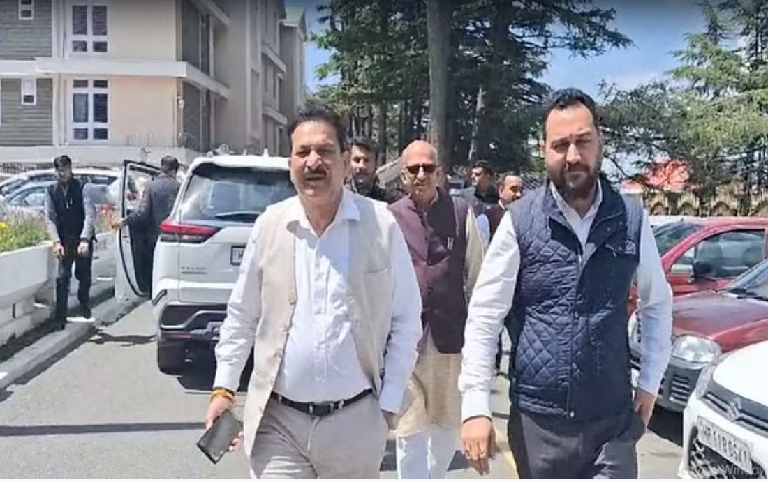 हिमाचल: विधानसभा सचिवालय के नोटिस पर अध्यक्ष से मिले निर्दलीय विधायक