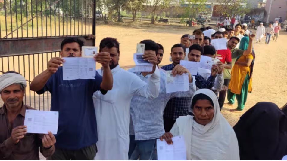 लाइव: सुबह नौ बजे तक 11.67 फीसदी मतदान, सबसे अधिक अमरोहा तो सबसे कम मथुरा में