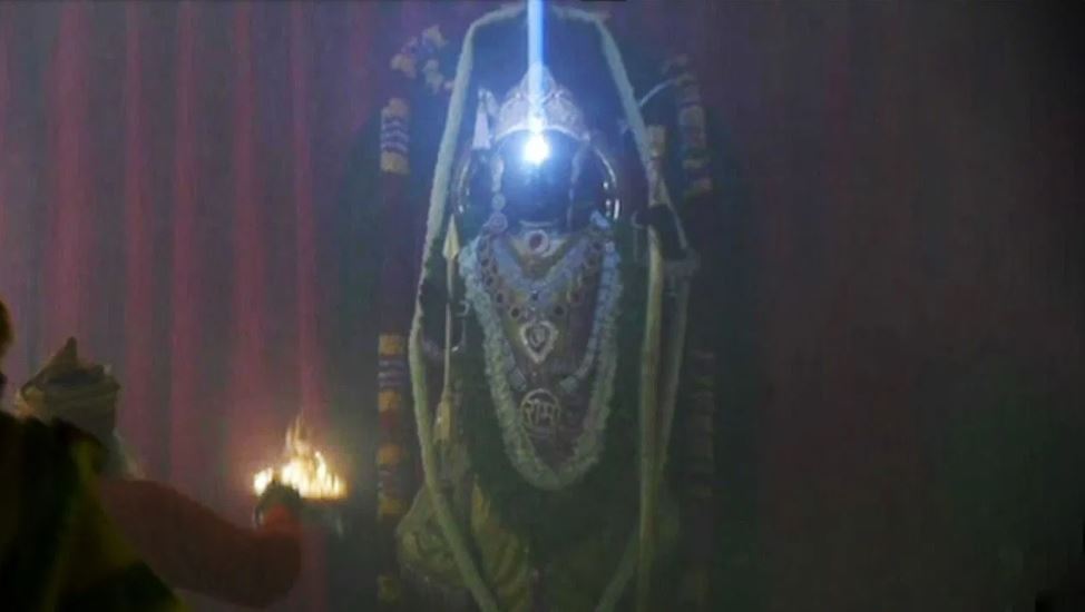 अयोध्या: रामनवमी पर रामलला का हुआ सूर्य तिलक, दिखा भगवान का अद्भुत रूप