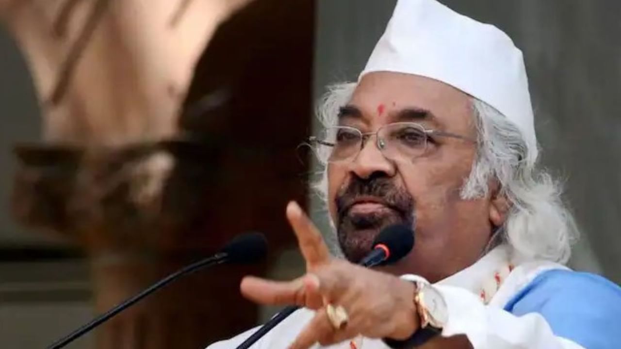 ‘संपत्ति’ बयान पर कांग्रेस का किनारा, विवाद बढ़ने पर सैम पित्रोदा ने दी सफाई