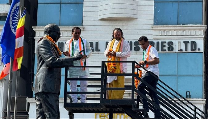 सूरत लोकसभा सीट से कांग्रेस उम्मीदवार का नामांकन खारिज