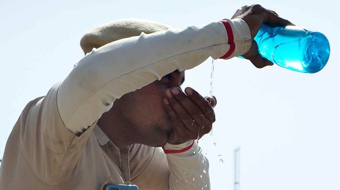 देशभर में गर्मी और लू से लोगों का जीना मुहाल, बंगाल में रेड तो ओडिशा समेत इन राज्यों के लिए ऑरेंज अलर्ट