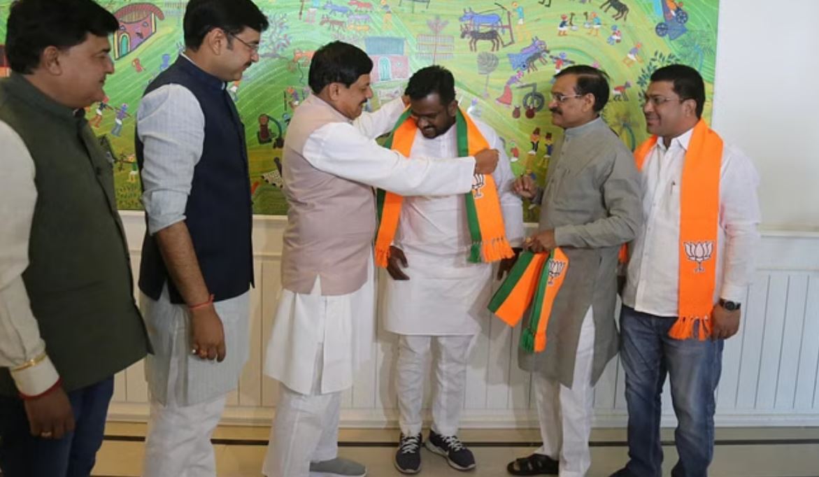छिंदवाड़ा: कमलनाथ के करीबी महापौर विक्रम अहाके भी भाजपा में शामिल