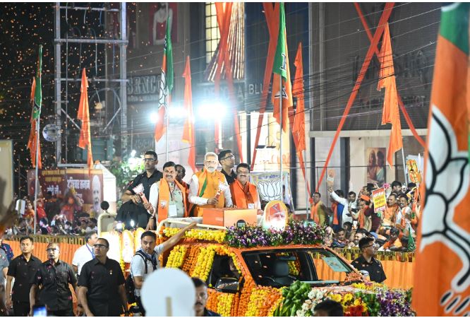 प्रधानमंत्री मोदी ने सीएम मोहन यादव के साथ भोपाल में किया रोड शो