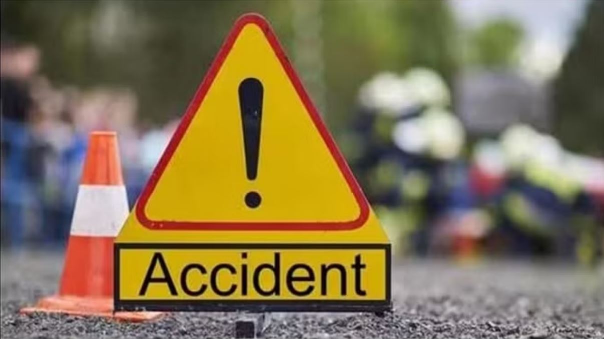 मुजफ्फरनगर: जेसीबी से टकराई सफारी कार, तीन युवकों की मौत