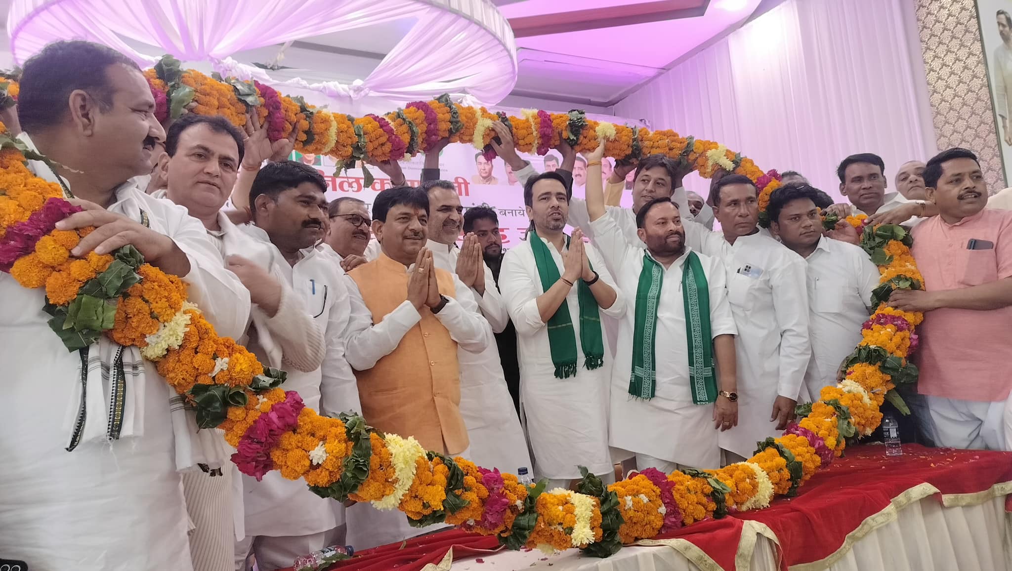 मुजफ्फरनगर में जयन्त चौधरी ने मंच से महिलाओं के लिए की ये अपील