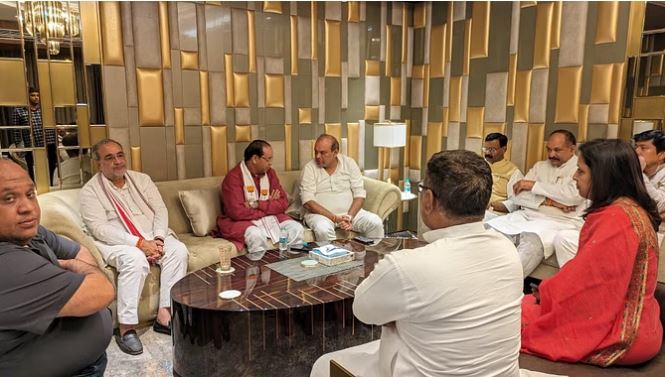 मुज़फ्फरनगर: चेयरपर्सन मीनाक्षी के आवास पर पहुंचे भाजपा के प्रदेश अध्यक्ष भूपेंद्र चौधरी