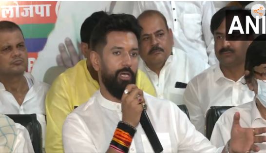 बिहार: तेजस्वी को चिराग की चिट्ठी, बोले- गाली देने वालों पर लें एक्शन