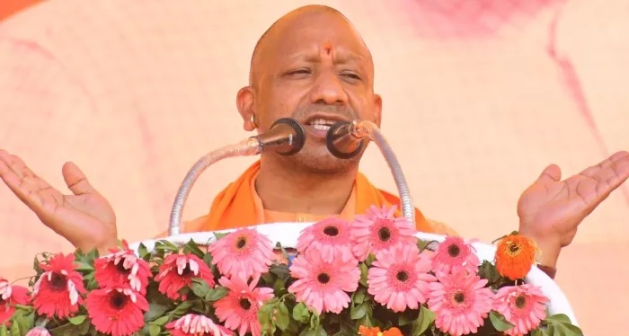 'रामभक्त ही दिल्ली के सिंहासन पर राज करेगा'- वाराणसी में बोले योगी