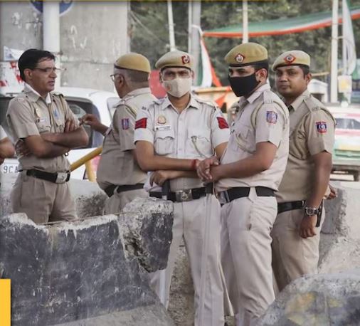 दिल्ली: तिलक नगर के कार शोरूम पर 15 राउंड फायरिंग