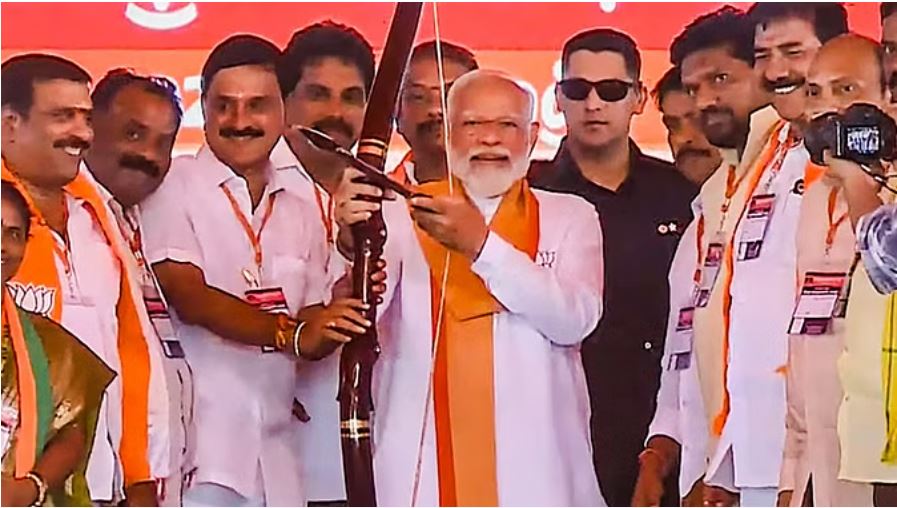 गरीबों को वापस मिलेगा लूटा हुआ धन, कानूनी सलाह ले रहा हूं: पीएम मोदी