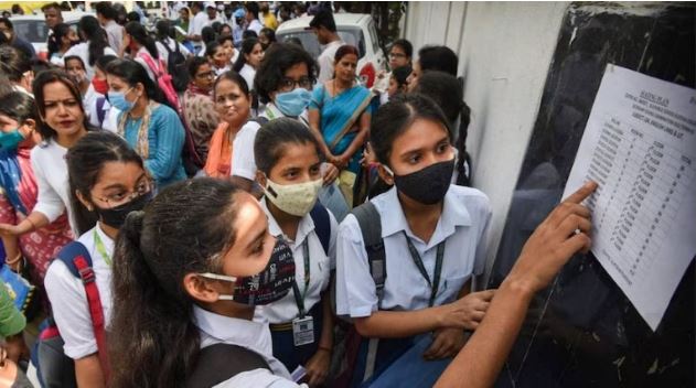 आईसीएसई, आईएससी के नतीजे जारी; लड़कों से आगे निकलीं लड़कियां