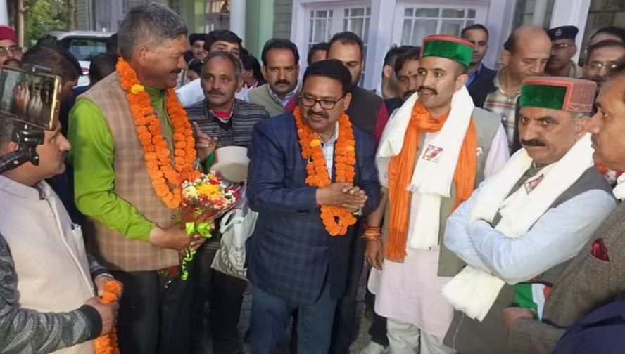 हिमाचल भाजपा को झटका: पूर्व विधायक किशोरी लाल कांग्रेस में हुए शामिल