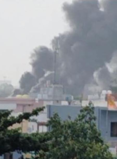 रायपुर में गद्दे बनाने वाली फैक्ट्री में लगी आग