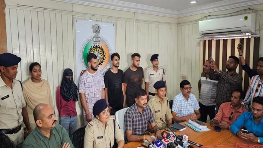 6600 ग्राम कोकिन और 2100 एमडीएमए जब्त: होटल से पांच तस्कर गिरफ्तार