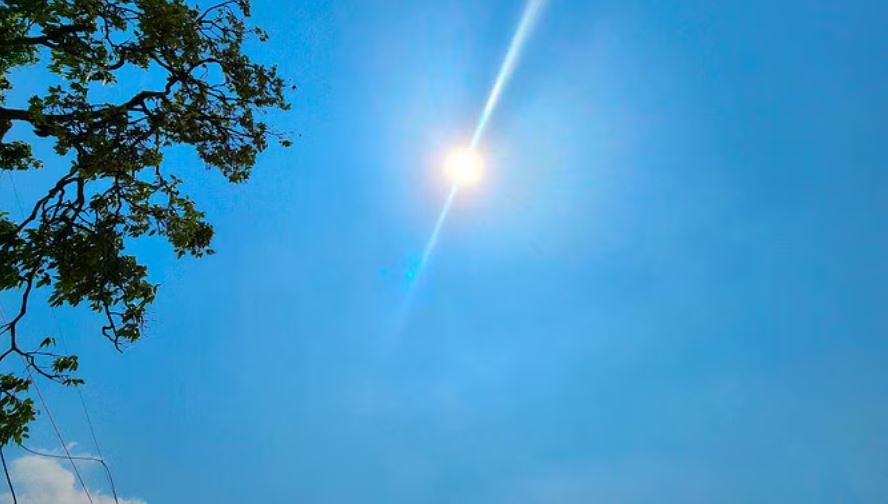 दिल्ली में 52.9 डिग्री तापमान दर्ज होने पर केंद्रीय मंत्री ने उठाए सवाल