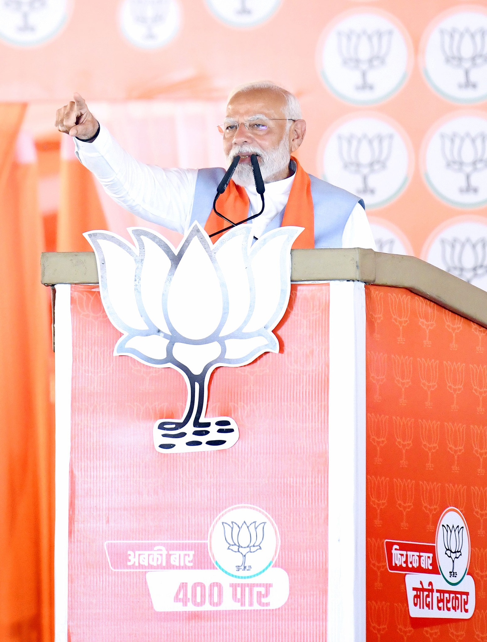 फ़तेहपुर में पीएम मोदी का तंज, पंजे और साईकिल के सपने टूट गए- खटाखट...खटाखट