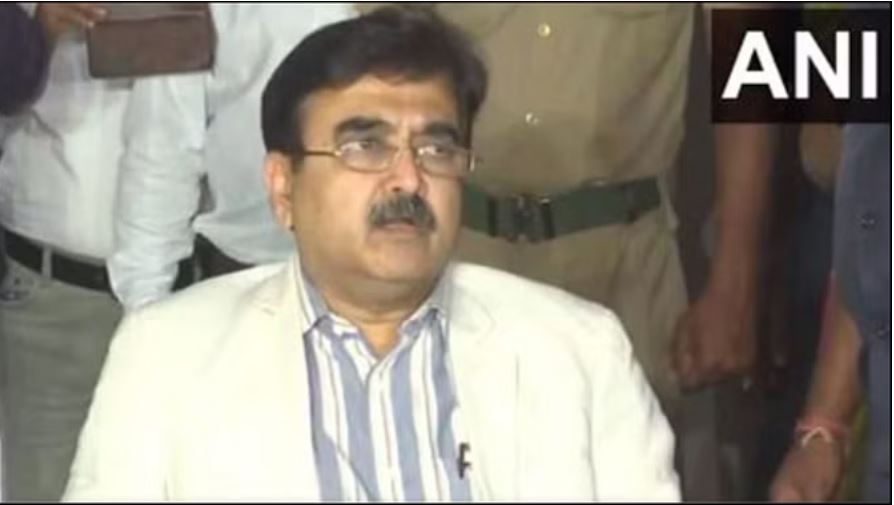 ममता पर विवादित टिप्पणी मामले में भाजपा नेता अभिजीत गंगोपाध्याय पर कार्रवाई