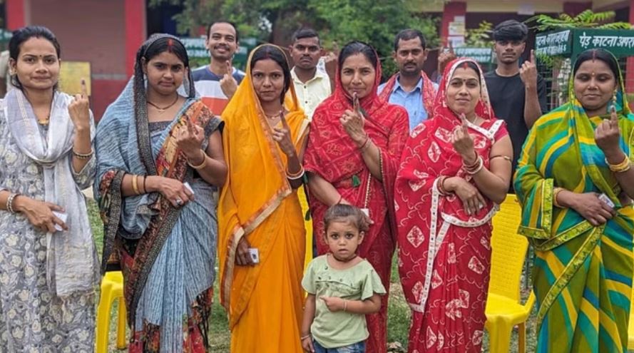 अब तक समस्तीपुर में सबसे अधिक मतदान, बेगूसराय में वोटिंग की रफ्तार धीमी