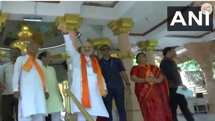 गृह मंत्री अमित शाह ने डाला वोट, दूसरे चरण में इन सीटों पर हो रही वोटिंग