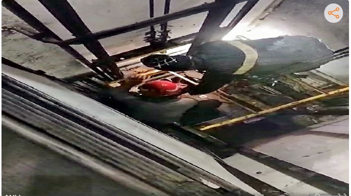 नोएडा की सोसायटी में हुआ बड़ा हादसा, 25वीं मंजिल तोड़कर रुकी लिफ्ट