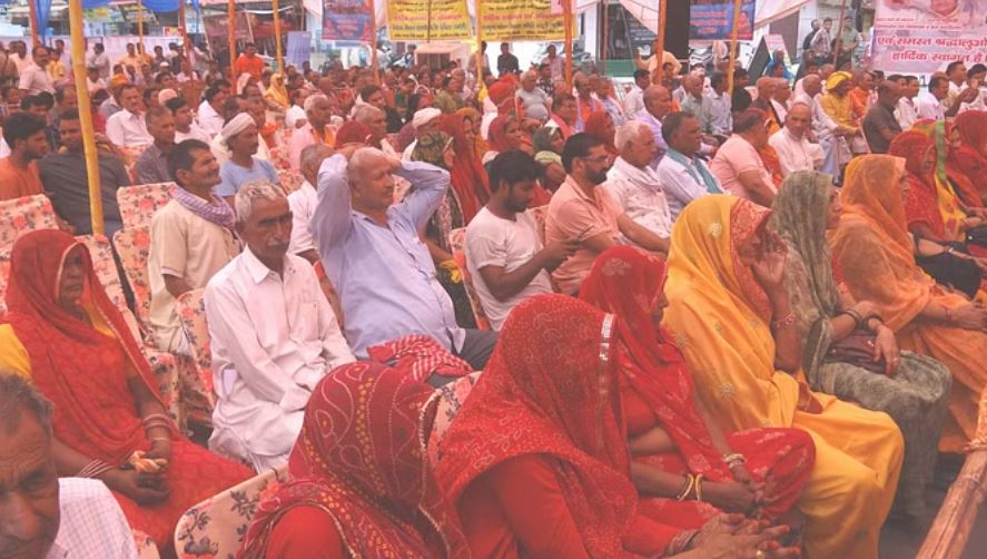 गंगोत्री और यमुनोत्री हाईवे पर लगा जाम, यात्रियों के वाहनों को ऋषिकेश में ही रोका