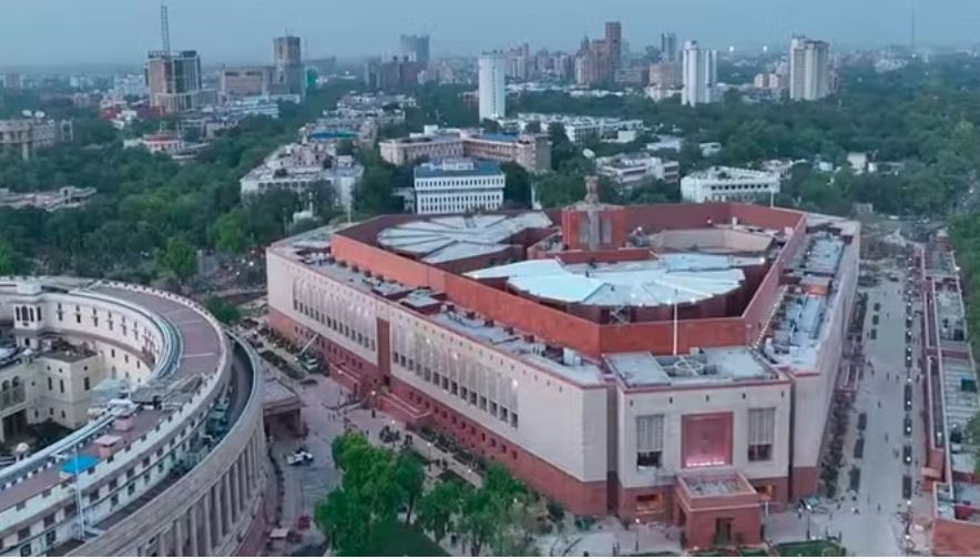 सीआईएसएफ जवान आज से संभालेंगे संसद की सुरक्षा का जिम्मा