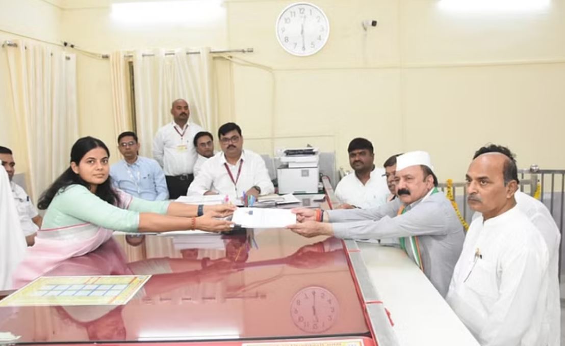 अमेठी; किशोरी लाल शर्मा ने दाखिल किया नामांकन