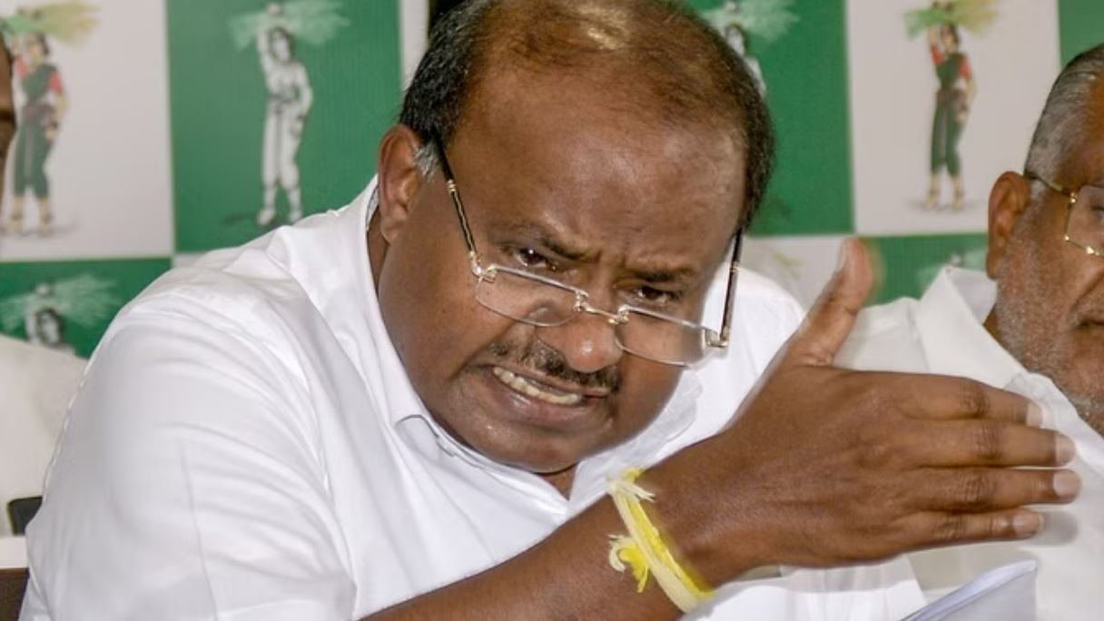 पुलिस ने प्रसारित किए प्रज्ज्वल के अश्लील वीडियो, कुमारस्वामी ने डीके शिवकुमार पर लगाए गंभीर आरोप