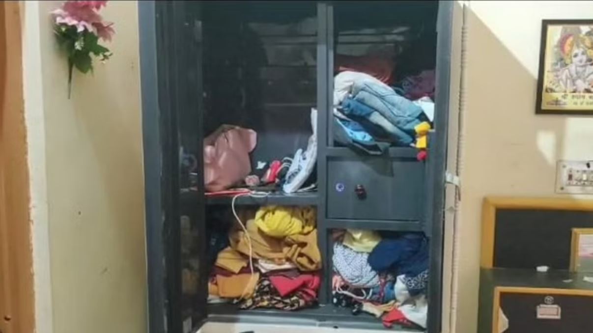 अलवर: चोरों ने घर में घुसकर आभूषणों और नकदी पर हाथ साफ किया