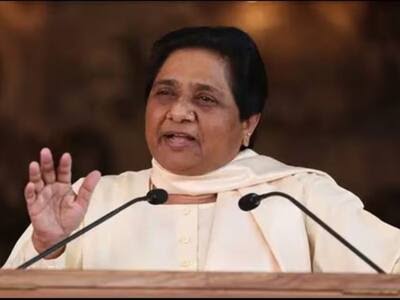मायावती ने डाला वोट, बोलीं- जनहित के मुद्दों प्राथमिकता दें पार्टियां