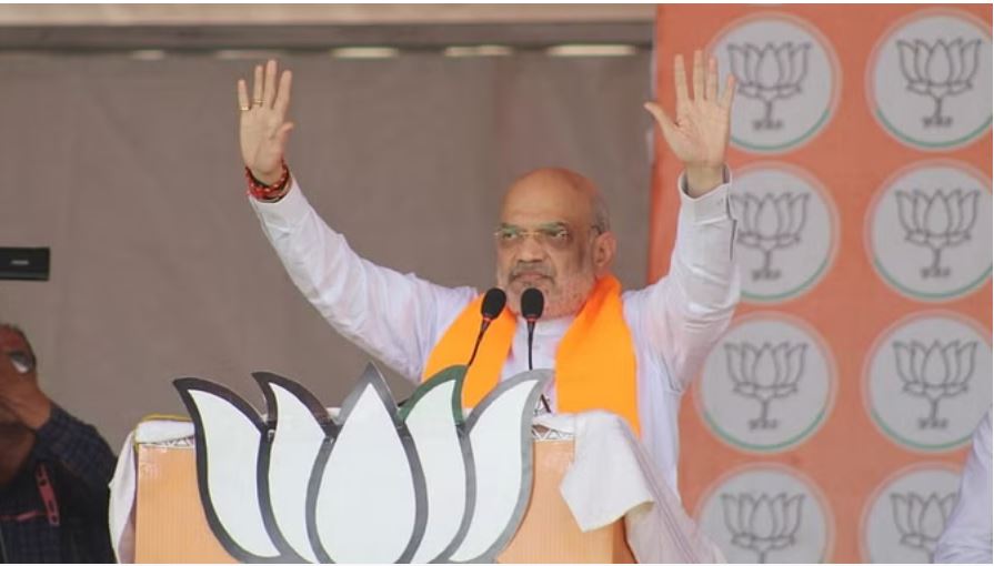 लोकसभा चुनाव: बरेली में विपक्ष पर बरसे अमित शाह, कहा- सपा-कांग्रेस परिवारवादी