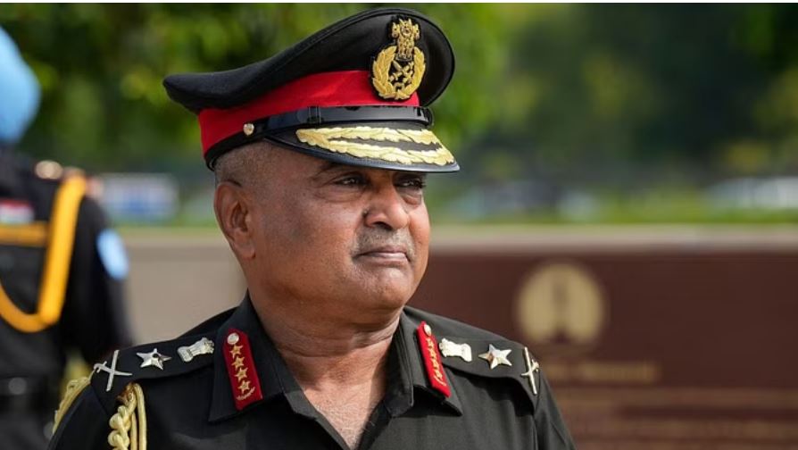 एक महीने बढ़ा सेना प्रमुख जनरल मनोज पांडे का कार्यकाल