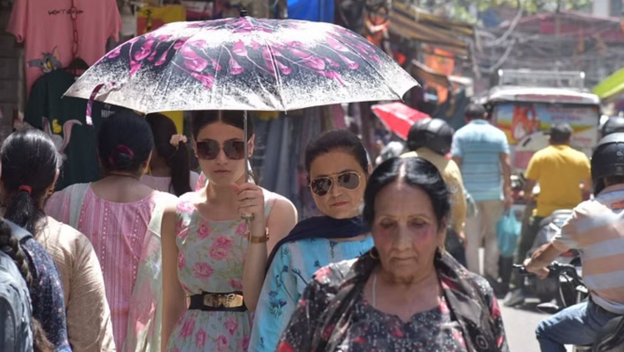 जम्मू में पारा छठे दिन 41 पार , संभाग में लू का येलो अलर्ट