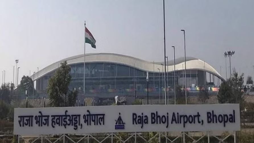 रेमल तूफान का असर, हैदराबाद से इंदौर आ रही फ्लाइट की भोपाल में इमरजेंसी लैंडिंग