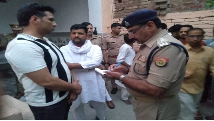 मुजफ्फरनगर: बिजली मैकेनिक का गला रेतकर मार डाला, लाश को कमरे में किया बंद