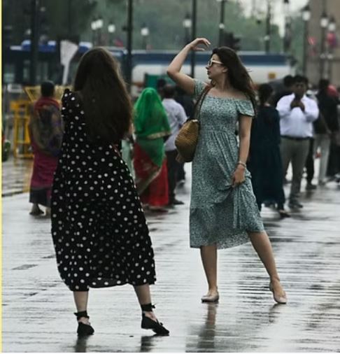 देश के ज्यादातर हिस्सों में 16 तक भारी बारिश की चेतावनी; पूर्वी व दक्षिणी भारत में बिगड़ा मौसम