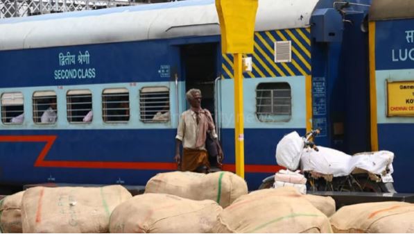 रेलवे का बड़ा फैसला! माल भाड़े में की वृद्धि, पार्सल बुकिंग का रेट अब इतना हुआ