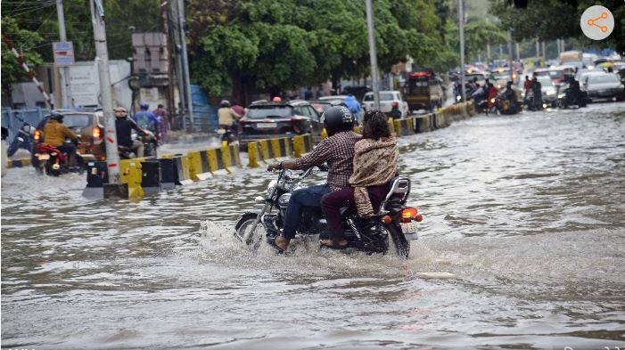 हैदराबाद में भारी बारिश से आई तबाही, बच्चे समेत सात की हुई मौत