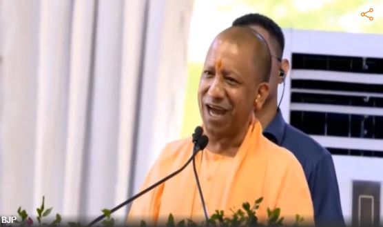 6 महीने के अंदर पीओके होगा हमारा, मुंबई में गरजे UP के सीएम योगी