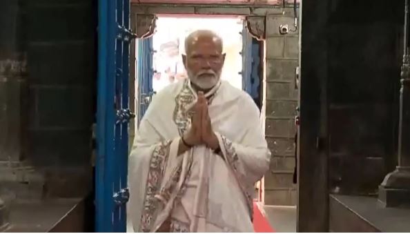 कन्याकुमारी: भगवती अम्मन मंदिर में पीएम मोदी ने की पूजा-अर्चना