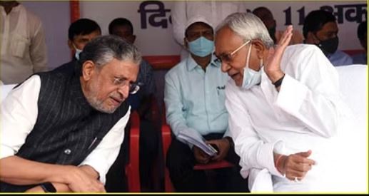 बिहार: सीएम नीतीश कुमार पहुंचे दिवंगत सुशील मोदी के घर