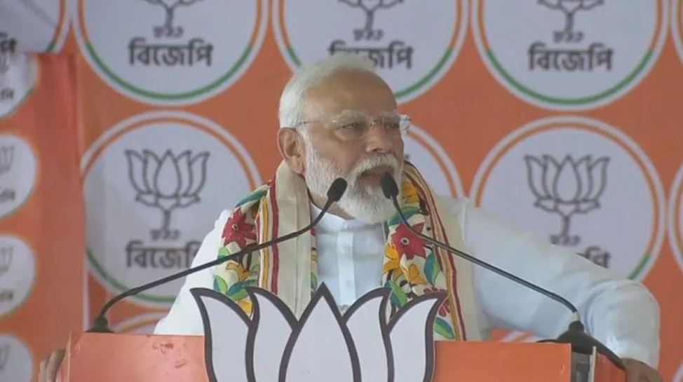 कांग्रेस के शहजादे का इस बार मंदिर दर्शन बंद हो गया: पीएम मोदी